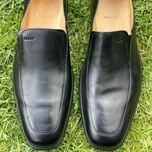 NWOB Never worn Italian Black leather Bally loafers